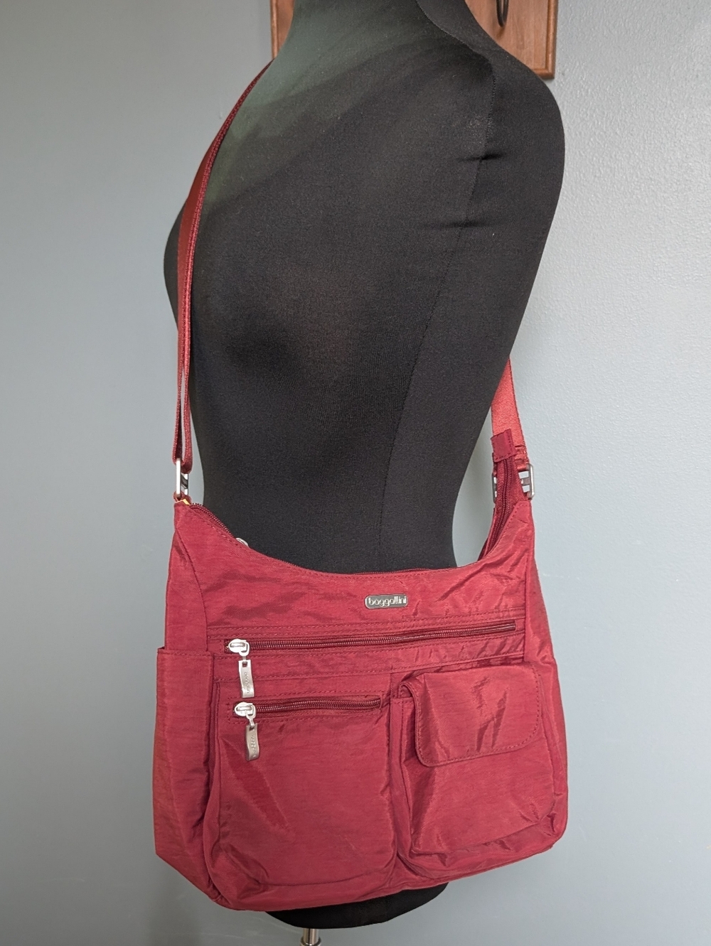 Baggallini Red Crossbody Shoulder Bag - Lightweight Everyday Tote